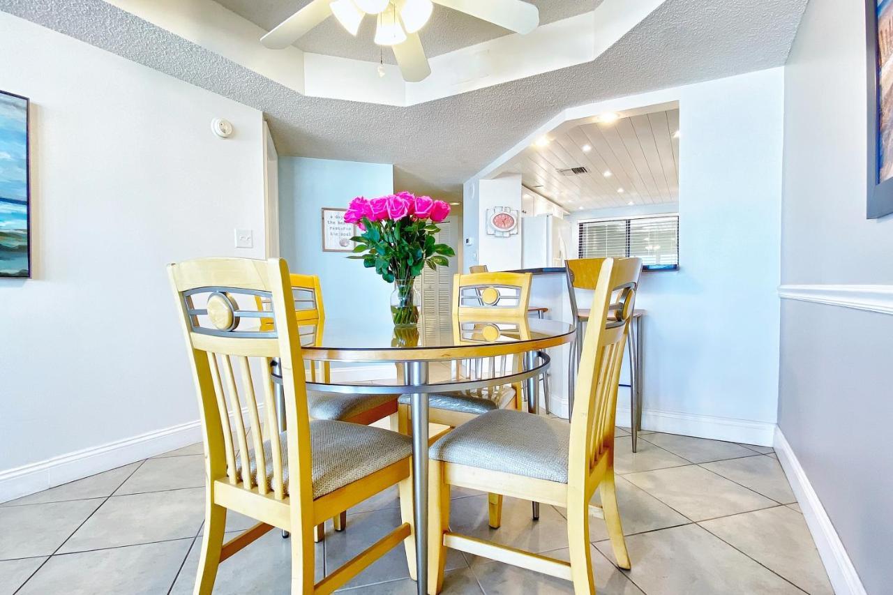 Lighthouse Towers 704 Apartment Clearwater Beach Bagian luar foto