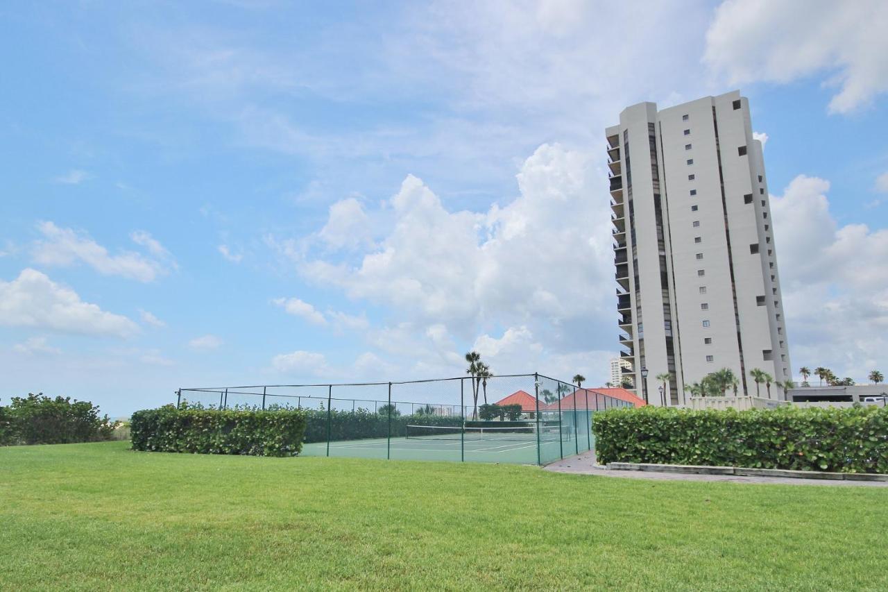 Lighthouse Towers 704 Apartment Clearwater Beach Bagian luar foto